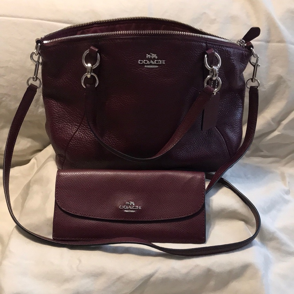 Wine color leather textured 4 3/4 handles silver hardware like new